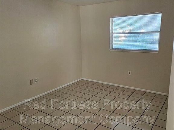 5th image of 2719 Central Ave APT B