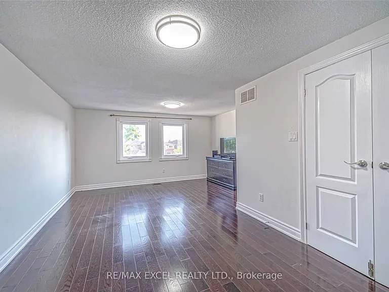 47 Whiteleaf Cres #UPPER — Photo 17