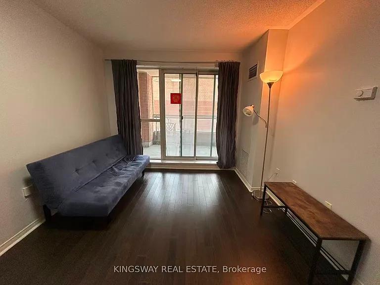 887 Bay St #301 — Photo 8