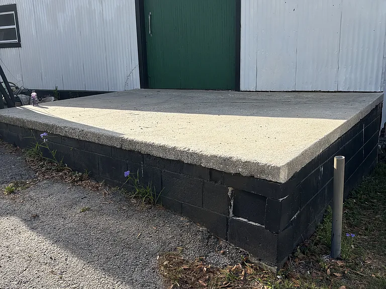 Loading dock