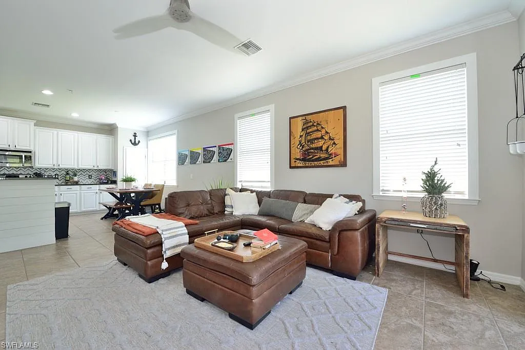 3 bed, 2.0 bath, 1610 sqft, $2,399 — Photo 2