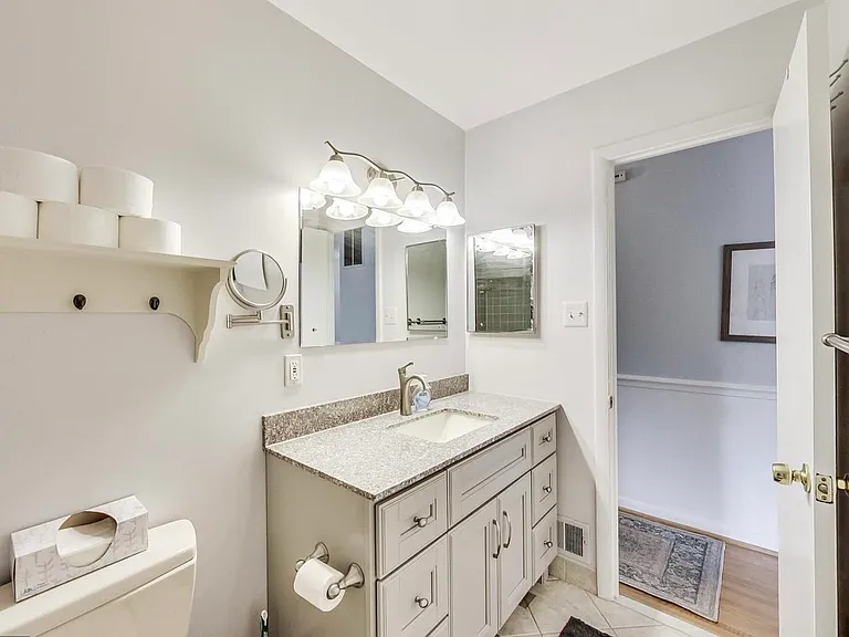 4704 Lance Ct — Photo 20
