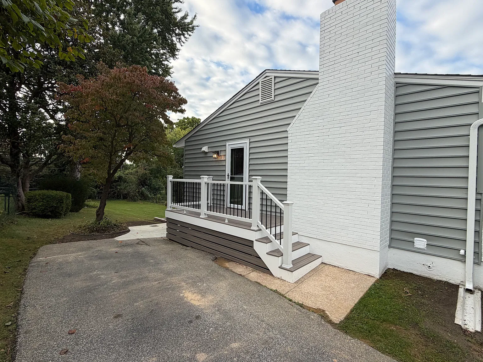 4 bed, 3.5 bath, 2350 sqft, $4,099 — Photo 2