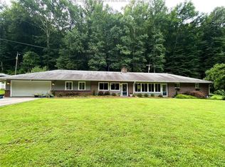 585 Ruckers St, Madison, WV 25130