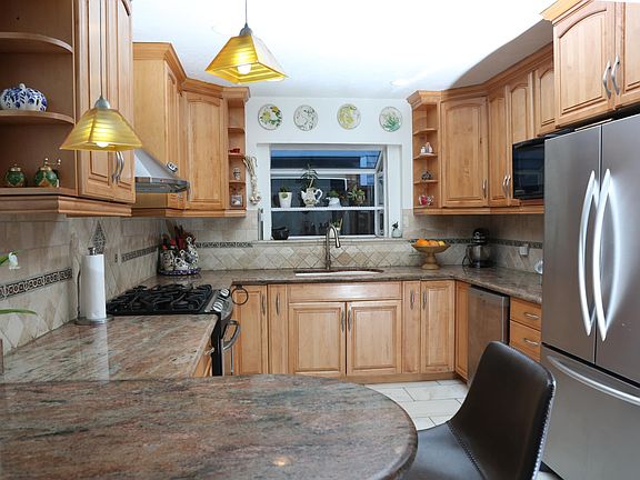 2nd image of 4251 Manzanita Dr
