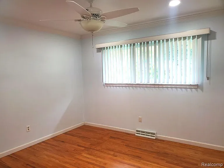 37515 Agar Dr — Photo 13