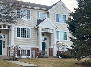 409 Cary Woods Cir, Cary, IL 60013