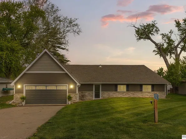 1012 Platteview Dr, Cedar Creek, NE 68016