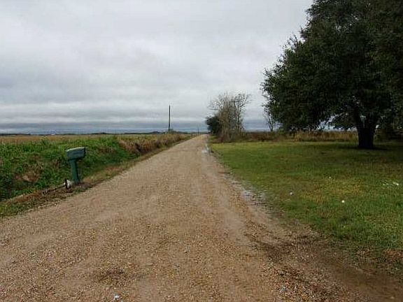 Exterior Neighborhood (street photo)