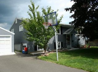 37 Webster Dr, Ansonia, CT 06401