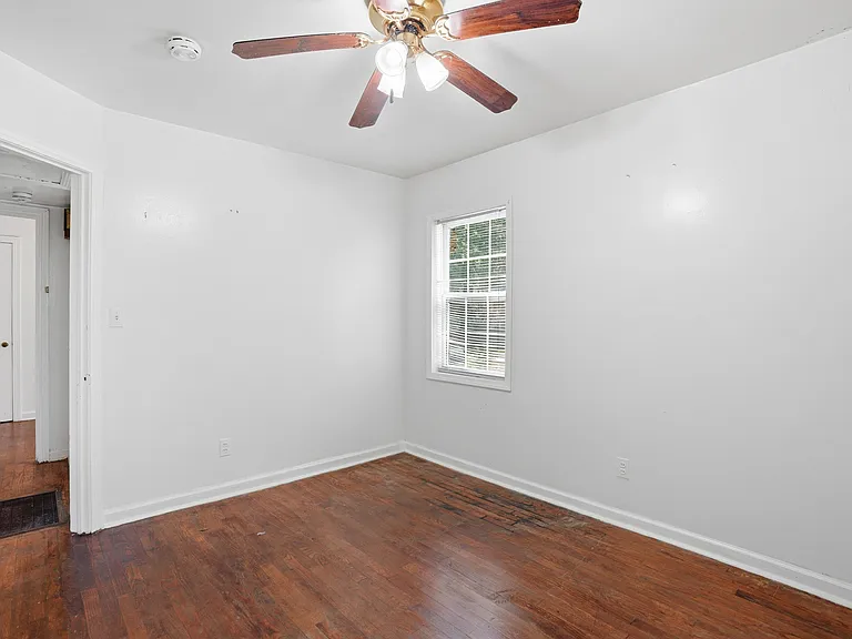 517 11th Ct W — Photo 16