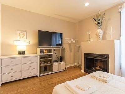 1st image of 1043 N Curson Ave APT 5