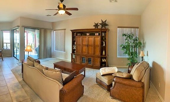 4th image of 2880 Esmerelda Dr