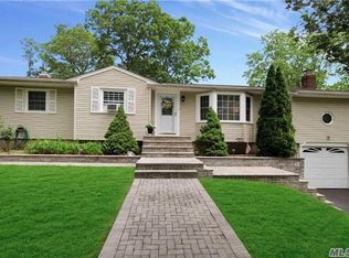 49 Gannet Dr, Commack, NY 11725