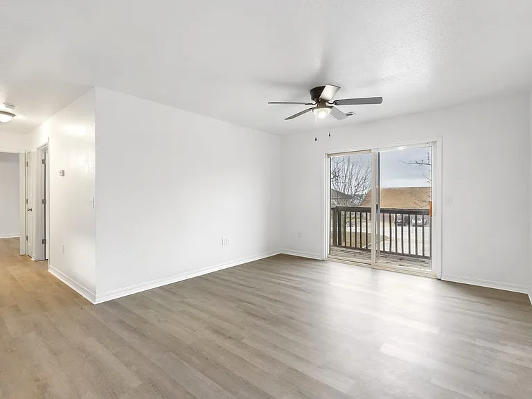 1211 N Viola St — Photo 6