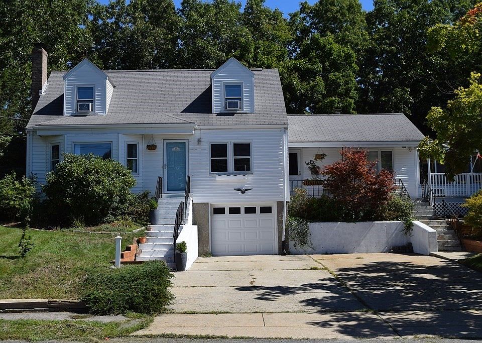 1st image of 15 Geraldine Dr