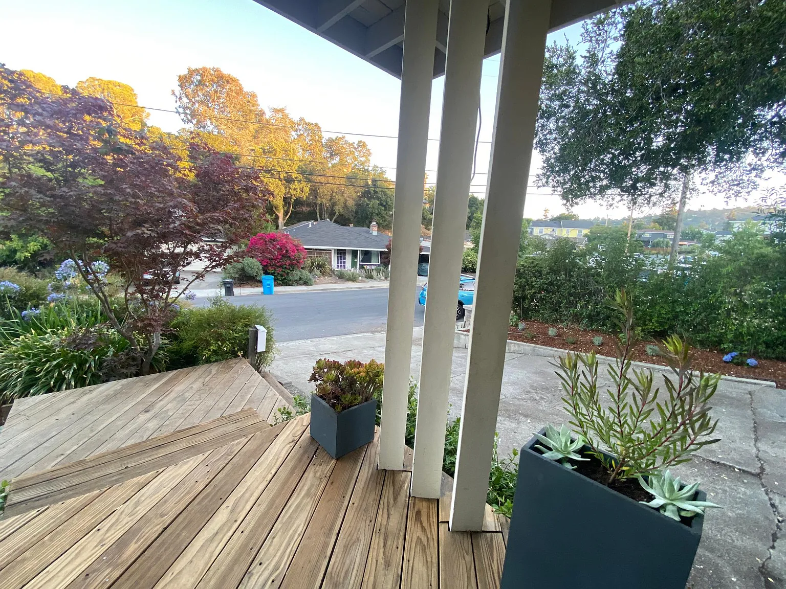 124 Edgehill Dr — Photo 3