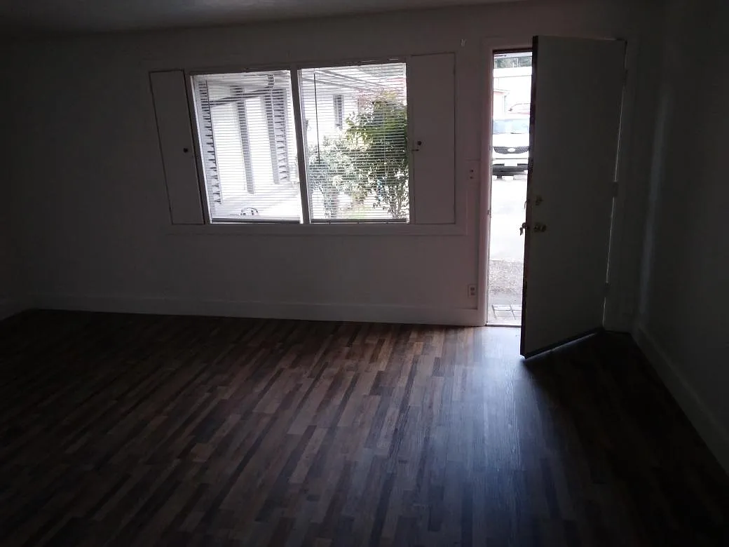 Studio, 450 sqft, $1,000 — Photo 4