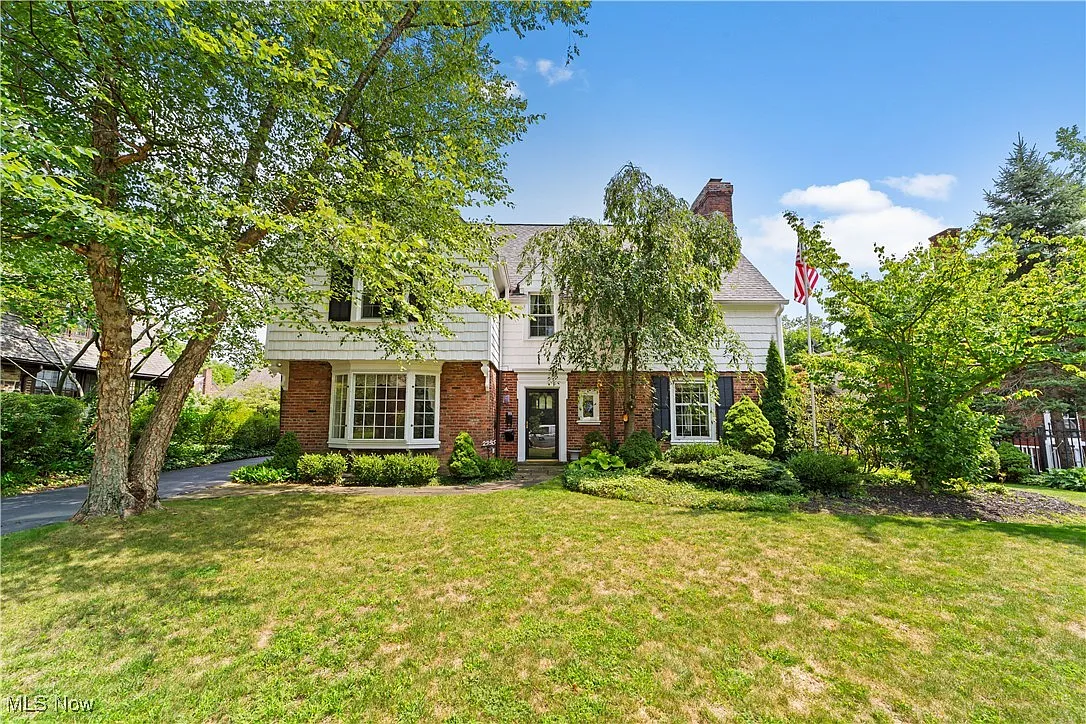2995 Brighton Rd photo 1