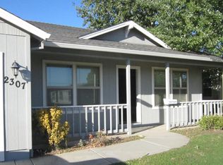 2307 Lara Ln, Central Pt, OR 97502
