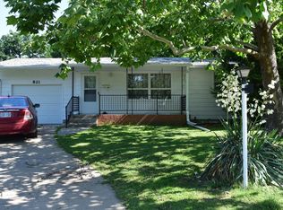 821 Webster St, Clay Center, KS 67432