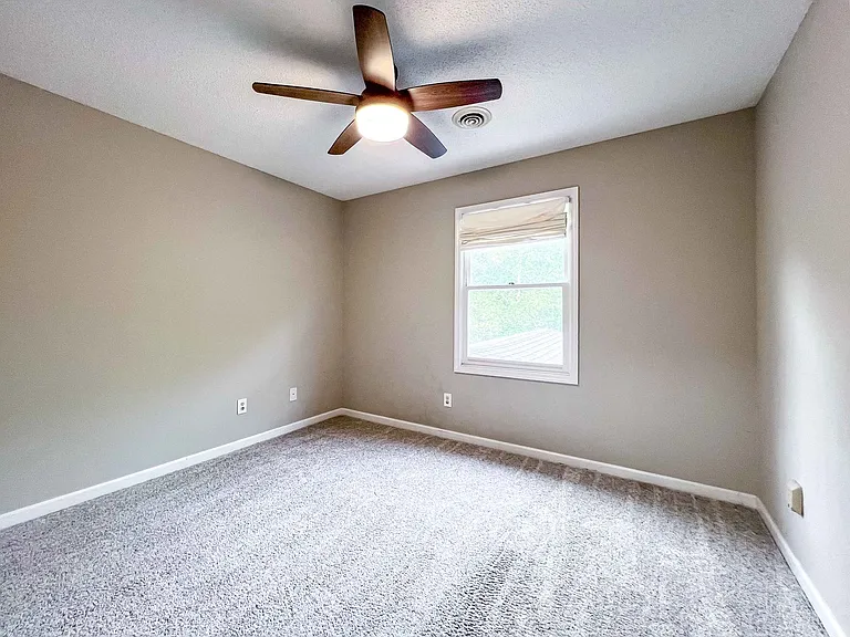 1321 Shadybrook Cove Ln — Photo 11