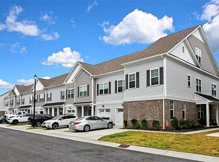 321 Sikeston Ln, Chesapeake, VA 23322