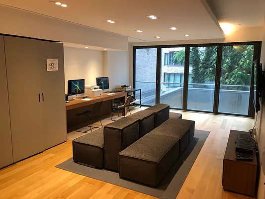 Sold by (Legacy) Elegran | media 25