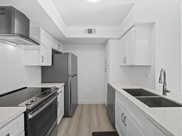 2800 Jeanetta St APT 2402, Houston, TX 77063