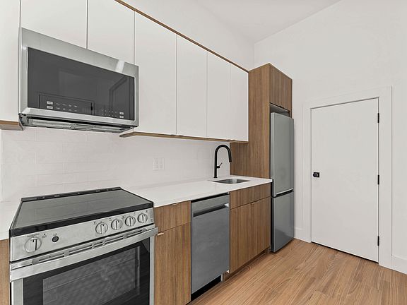 3rd image of 379 Hawthorne St #1P