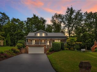 216 1/2 Robin Hood Dr, Irwin, PA