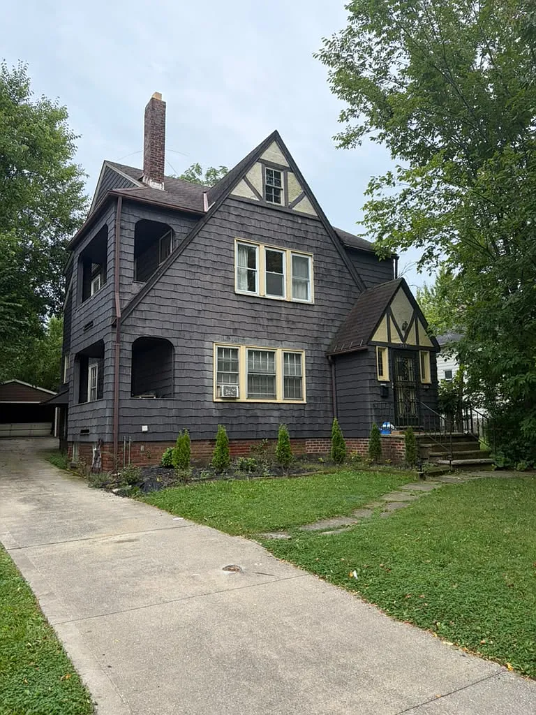 4 bed, 1028 sqft, $1,595 — Photo 1