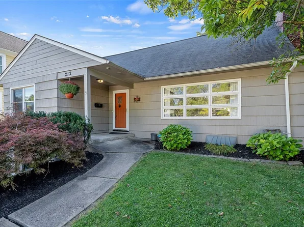 212 Hancock Dr, Syracuse, NY 13207