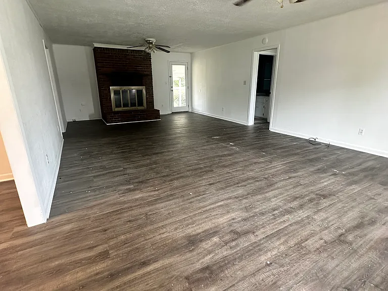 802 Oak Hurst Dr — Photo 12