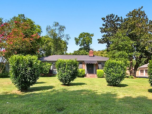 3rd image of 903 Hillsboro Rd