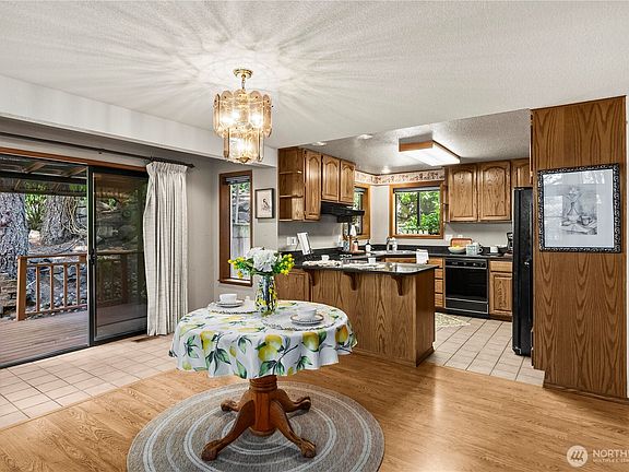 4th image of 4725 Rehklau Road SE