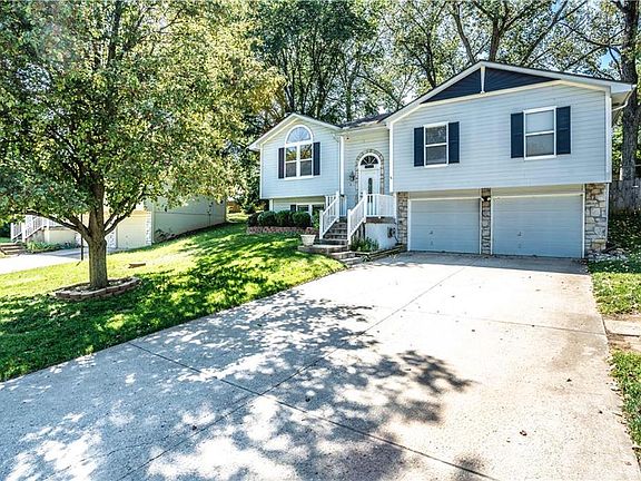 3rd image of 1804 S Whitney Dr