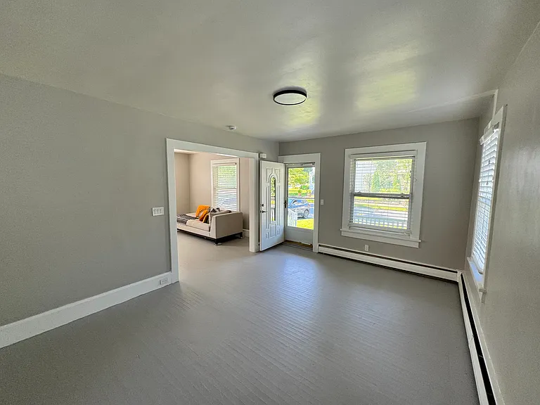 6 Washington Ave — Photo 7