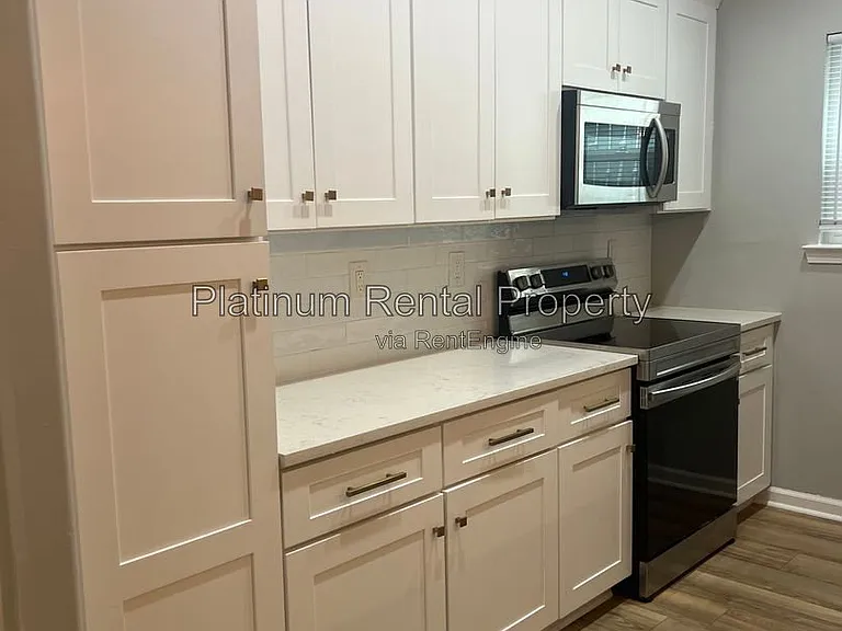 223 Fletcher St SW — Photo 5