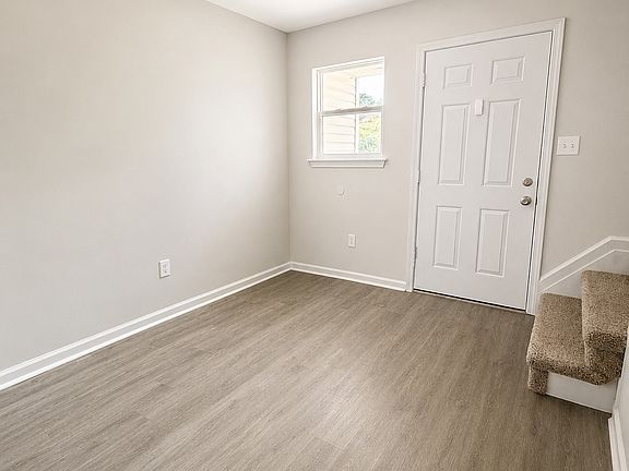2nd image of 700 Kecoughtan Rd #D