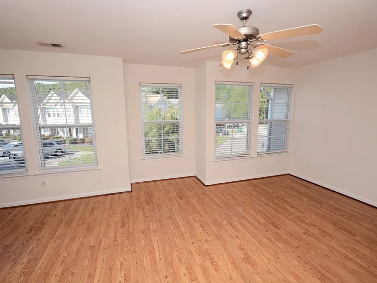 5062 Glen Canyon Dr — Photo 37