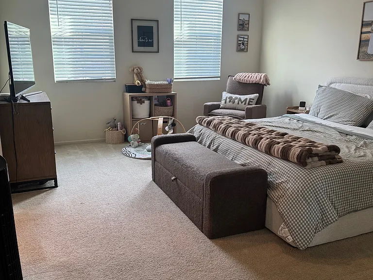 30395 Town Square Dr — Photo 6