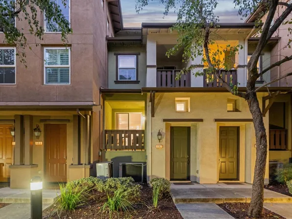 685 Modern Ice Dr, San Jose, CA 95112