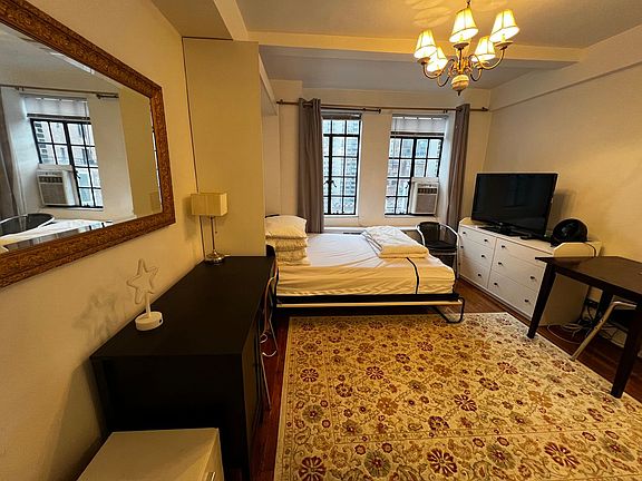 5th image of 320 E 42nd St APT 1711