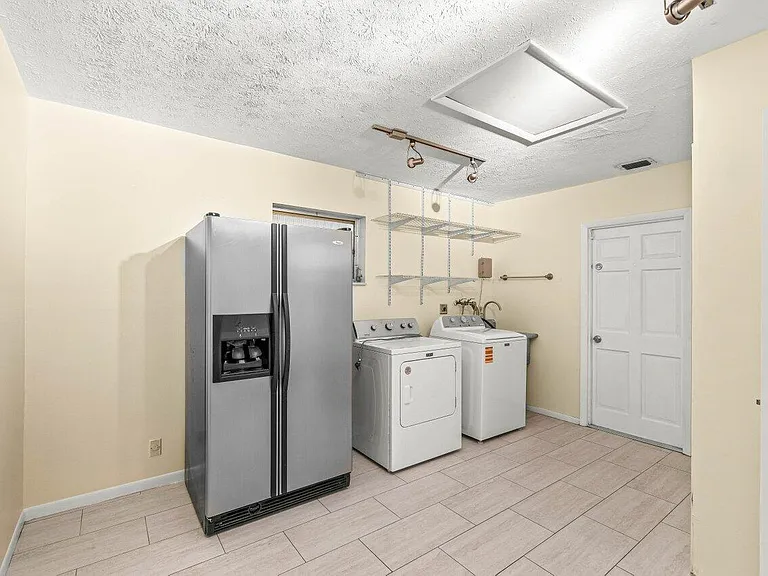 640 Jaeger Dr — Photo 17