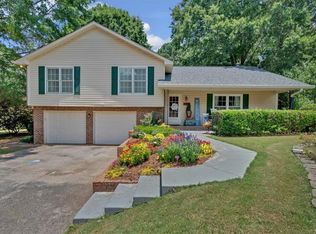 11 Greystone Ln NW, Cartersville, GA 30121