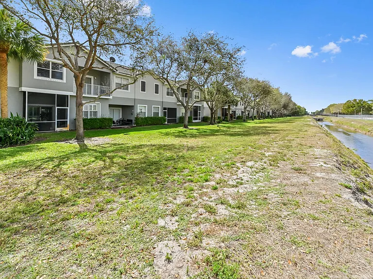 3043 Grandiflora Dr — Photo 32
