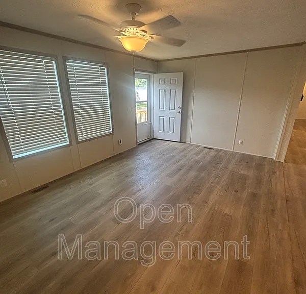 315 Kathy Cir #315KC — Photo 3