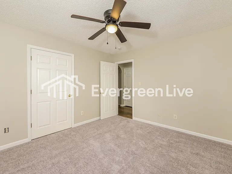 6380 Ariaal Dr — Photo 11
