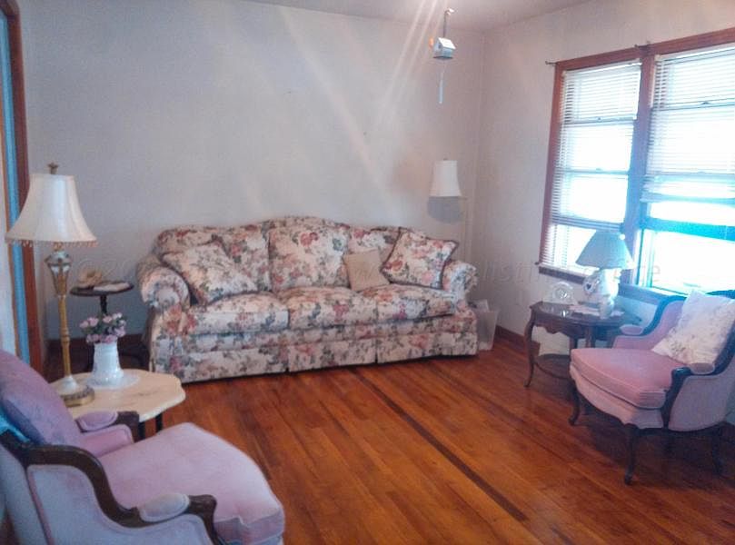 1st image of 1108 E Kingsmill Ave